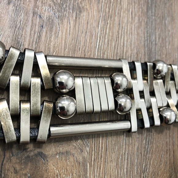 Vintage Black Leather Belt - Picture 4 of 17